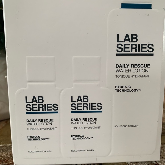 ✨$15✨ LAB Series | Dive Into Hydration Daily Rescue Water Lotion Set | NIB - Picture 8 of 11